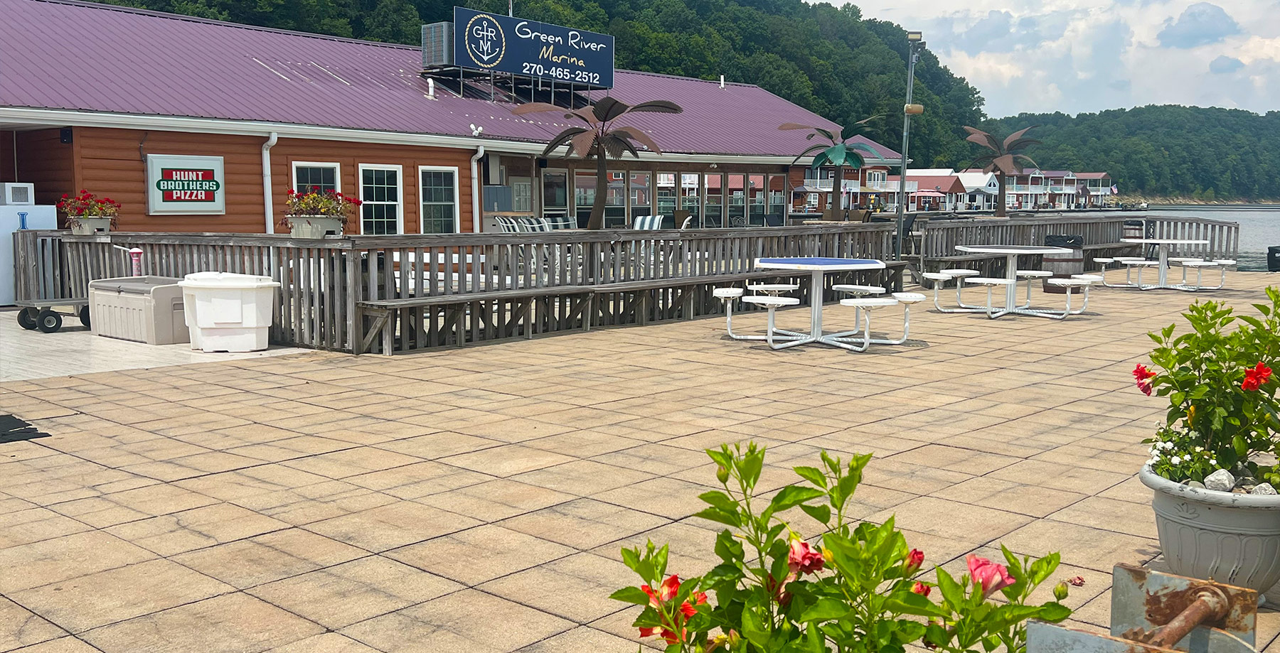 Norris Lake boat slips - Norris Lake wet boat slips - Norris Lake wet slip rentals - covered boat slips - rent a boat slip - Stardust Marina on Norris Lake