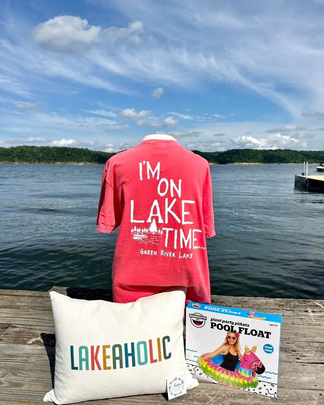 Our Green River Marina Store on Green River Lake has food & drinks, tools, fishing supplies, and boating essentials. Need fuel? Our gas dock offers both 87 & 91 octane fuel.